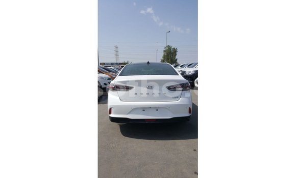 Acheter Import Voiture Hyundai Sonata Blanc à Import - Dubai, Maseru Acheter Import Voiture Hyundai Sonata Blanc à Import - Dubai, Maseru