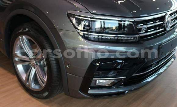 Sayi Na hannu Volkswagen Tiguan Silver Mota in Maseru a Maseru Sayi Na hannu Volkswagen Tiguan Silver Mota in Maseru a Maseru