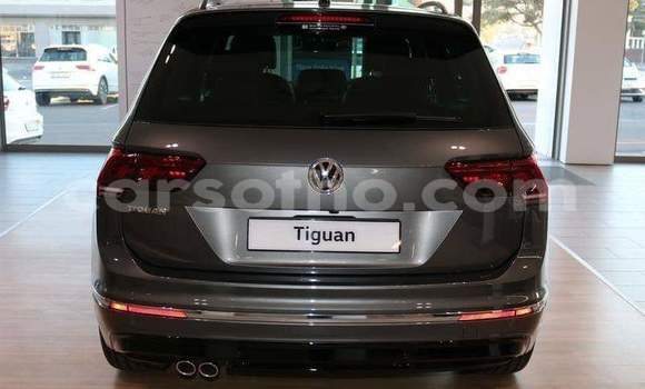 اشتري مستعمل Volkswagen Tiguan Silver سيارة في Maseru في Maseru اشتري مستعمل Volkswagen Tiguan Silver سيارة في Maseru في Maseru