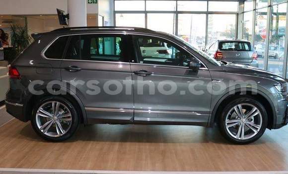 اشتري مستعمل Volkswagen Tiguan Silver سيارة في Maseru في Maseru اشتري مستعمل Volkswagen Tiguan Silver سيارة في Maseru في Maseru