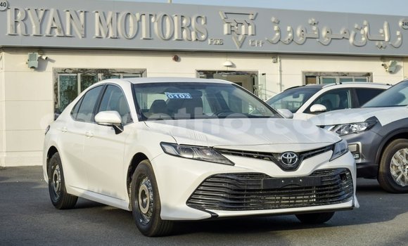 Sayi Imported Toyota Camry White Mota in Import - Dubai a Maseru Sayi Imported Toyota Camry White Mota in Import - Dubai a Maseru