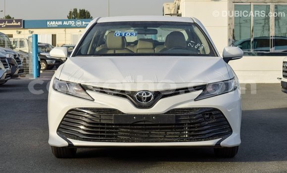 Sayi Imported Toyota Camry White Mota in Import - Dubai a Maseru Sayi Imported Toyota Camry White Mota in Import - Dubai a Maseru