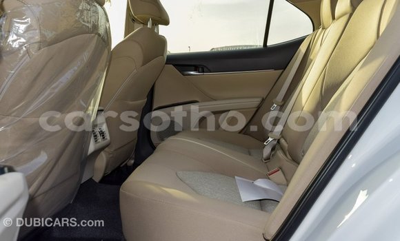 Sayi Imported Toyota Camry White Mota in Import - Dubai a Maseru Sayi Imported Toyota Camry White Mota in Import - Dubai a Maseru