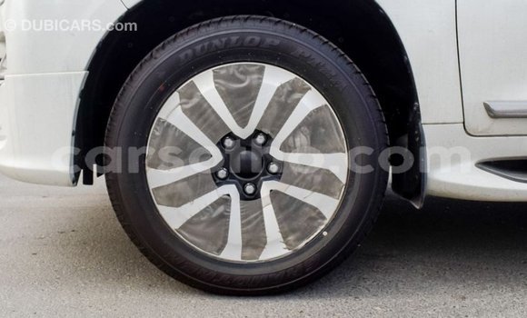 اشتري Imported Toyota Land Cruiser White سيارة في Import - Dubai في Maseru اشتري Imported Toyota Land Cruiser White سيارة في Import - Dubai في Maseru