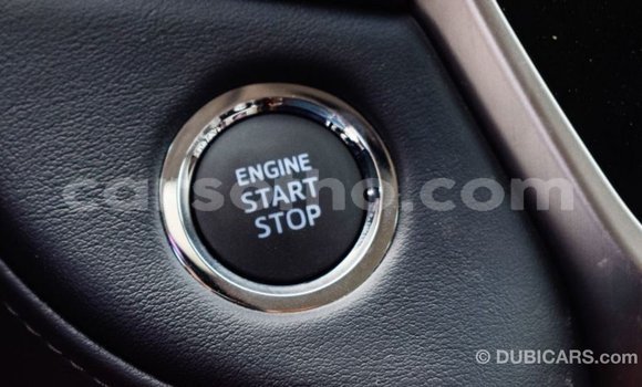 اشتري Imported Toyota Land Cruiser White سيارة في Import - Dubai في Maseru اشتري Imported Toyota Land Cruiser White سيارة في Import - Dubai في Maseru