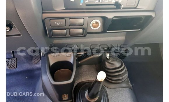 Acheter Import Voiture Toyota Land Cruiser Blanc à Import - Dubai, Maseru Acheter Import Voiture Toyota Land Cruiser Blanc à Import - Dubai, Maseru
