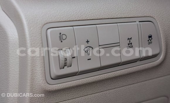 Sayi Imported Hyundai Tucson White Mota in Import - Dubai a Maseru Sayi Imported Hyundai Tucson White Mota in Import - Dubai a Maseru