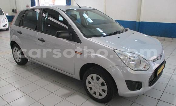 Sayi Na hannu Ford Ikon Silver Mota in Maseru a Maseru Sayi Na hannu Ford Ikon Silver Mota in Maseru a Maseru