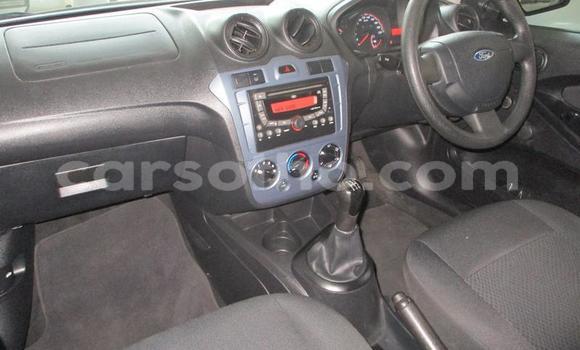 Sayi Na hannu Ford Ikon Silver Mota in Maseru a Maseru Sayi Na hannu Ford Ikon Silver Mota in Maseru a Maseru