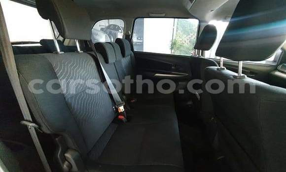 Sayi Na hannu Toyota Avanza Silver Mota in Maseru a Maseru Sayi Na hannu Toyota Avanza Silver Mota in Maseru a Maseru