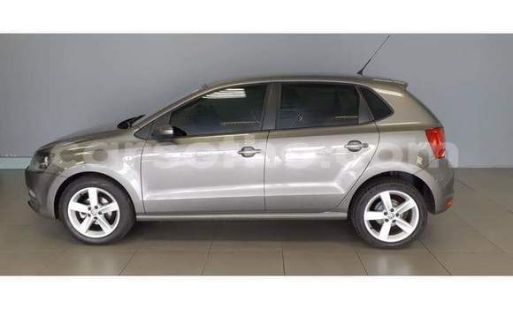 Sayi Na hannu Volkswagen Polo Silver Mota in Maseru a Maseru Sayi Na hannu Volkswagen Polo Silver Mota in Maseru a Maseru