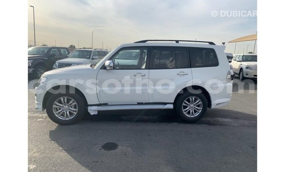 Sayi Imported Mitsubishi Pajero White Mota in Import - Dubai a Maseru Sayi Imported Mitsubishi Pajero White Mota in Import - Dubai a Maseru