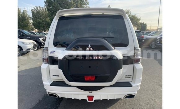 Sayi Imported Mitsubishi Pajero White Mota in Import - Dubai a Maseru Sayi Imported Mitsubishi Pajero White Mota in Import - Dubai a Maseru