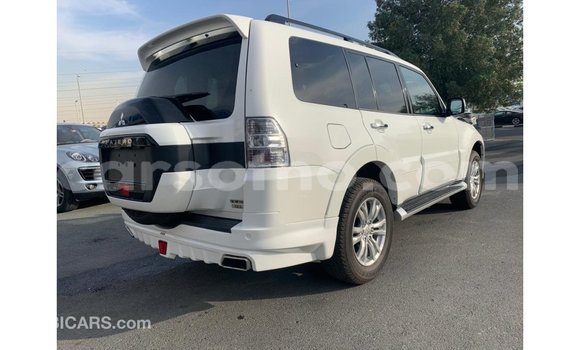Sayi Imported Mitsubishi Pajero White Mota in Import - Dubai a Maseru Sayi Imported Mitsubishi Pajero White Mota in Import - Dubai a Maseru