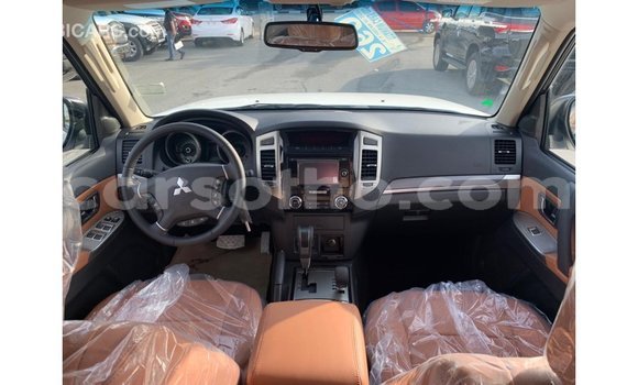 Sayi Imported Mitsubishi Pajero White Mota in Import - Dubai a Maseru Sayi Imported Mitsubishi Pajero White Mota in Import - Dubai a Maseru