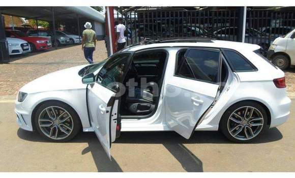 Acheter Occasion Voiture Audi RS3 Blanc à Maseru, Maseru Acheter Occasion Voiture Audi RS3 Blanc à Maseru, Maseru