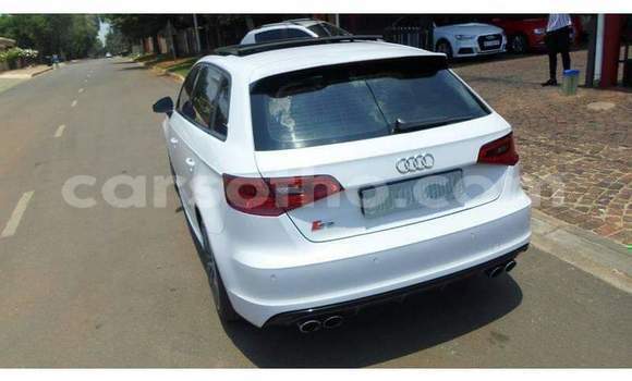 Acheter Occasion Voiture Audi RS3 Blanc à Maseru, Maseru Acheter Occasion Voiture Audi RS3 Blanc à Maseru, Maseru