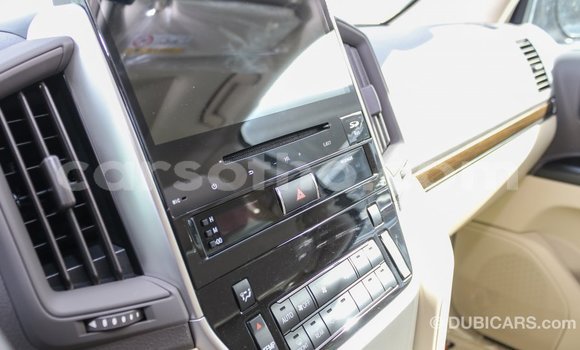 Sayi Imported Toyota Land Cruiser White Mota in Import - Dubai a Maseru Sayi Imported Toyota Land Cruiser White Mota in Import - Dubai a Maseru