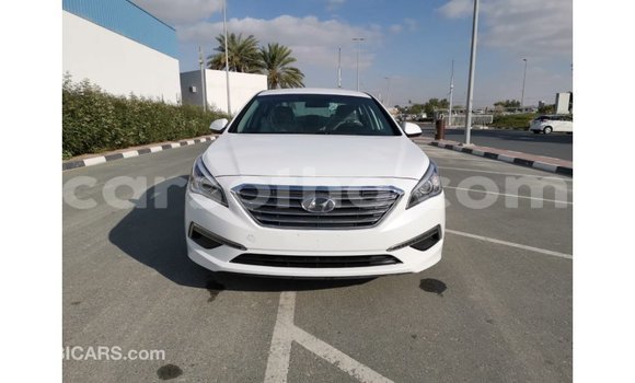 Sayi Imported Hyundai Sonata White Mota in Import - Dubai a Maseru Sayi Imported Hyundai Sonata White Mota in Import - Dubai a Maseru