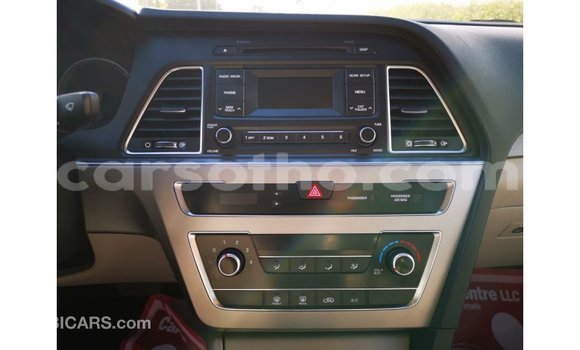 Sayi Imported Hyundai Sonata White Mota in Import - Dubai a Maseru Sayi Imported Hyundai Sonata White Mota in Import - Dubai a Maseru