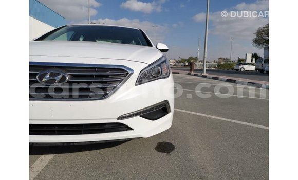 Sayi Imported Hyundai Sonata White Mota in Import - Dubai a Maseru Sayi Imported Hyundai Sonata White Mota in Import - Dubai a Maseru