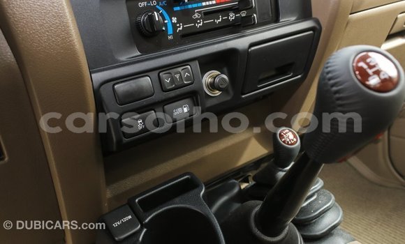 Acheter Import Voiture Toyota Land Cruiser Beige à Import - Dubai, Maseru Acheter Import Voiture Toyota Land Cruiser Beige à Import - Dubai, Maseru