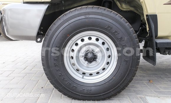 Acheter Import Voiture Toyota Land Cruiser Beige à Import - Dubai, Maseru Acheter Import Voiture Toyota Land Cruiser Beige à Import - Dubai, Maseru