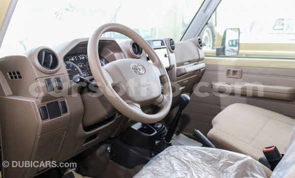 اشتري Imported Toyota Land Cruiser Beige سيارة في Import - Dubai في Maseru اشتري Imported Toyota Land Cruiser Beige سيارة في Import - Dubai في Maseru