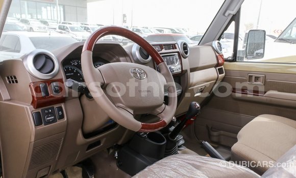 اشتري Imported Toyota Land Cruiser Beige سيارة في Import - Dubai في Maseru اشتري Imported Toyota Land Cruiser Beige سيارة في Import - Dubai في Maseru
