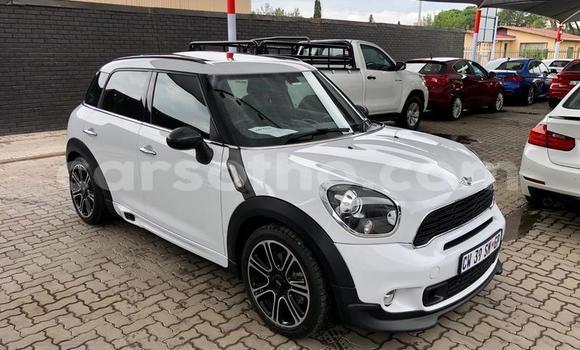 Sayi Na hannu Mini Countryman White Mota in Maseru a Maseru Sayi Na hannu Mini Countryman White Mota in Maseru a Maseru