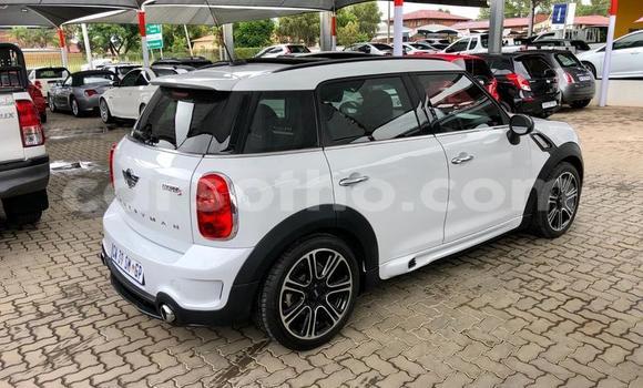 Sayi Na hannu Mini Countryman White Mota in Maseru a Maseru Sayi Na hannu Mini Countryman White Mota in Maseru a Maseru