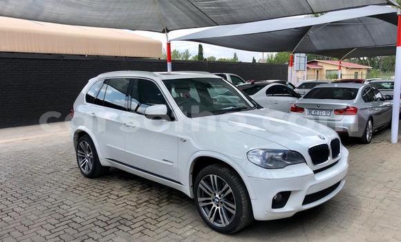 Sayi Na hannu BMW X5 White Mota in Maseru a Maseru Sayi Na hannu BMW X5 White Mota in Maseru a Maseru