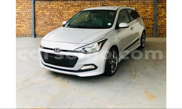 Sayi Na hannu Hyundai i20 Silver Mota in Hlotse a Leribe Sayi Na hannu Hyundai i20 Silver Mota in Hlotse a Leribe