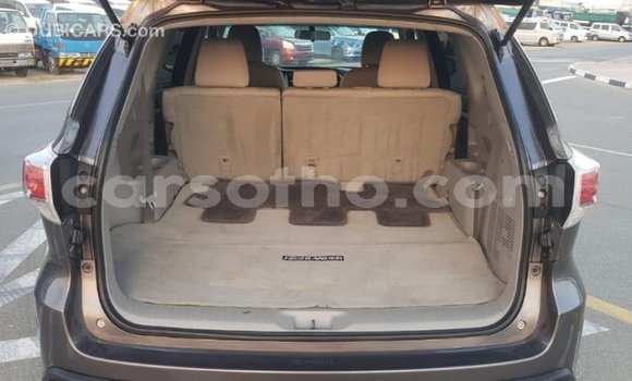 Buy Import Toyota Highlander Other Car in Import - Dubai in Maseru Buy Import Toyota Highlander Other Car in Import - Dubai in Maseru