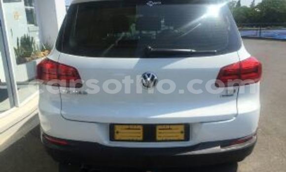 Sayi Na hannu Volkswagen Tiguan White Mota in Maseru a Maseru Sayi Na hannu Volkswagen Tiguan White Mota in Maseru a Maseru