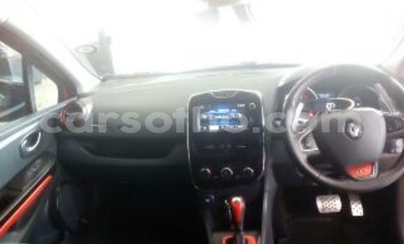 Sayi Na hannu Renault Clio Red Mota in Maseru a Maseru Sayi Na hannu Renault Clio Red Mota in Maseru a Maseru