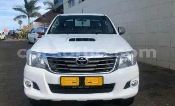 Sayi Na hannu Toyota Hilux White Mota in Maseru a Maseru Sayi Na hannu Toyota Hilux White Mota in Maseru a Maseru