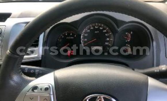 Sayi Na hannu Toyota Hilux White Mota in Maseru a Maseru Sayi Na hannu Toyota Hilux White Mota in Maseru a Maseru