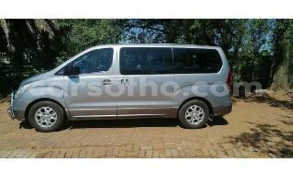 Acheter Occasion Voiture Hyundai H1 Gris à Maseru, Maseru Acheter Occasion Voiture Hyundai H1 Gris à Maseru, Maseru
