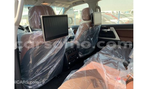 اشتري Imported Toyota Land Cruiser Black سيارة في Import - Dubai في Maseru اشتري Imported Toyota Land Cruiser Black سيارة في Import - Dubai في Maseru