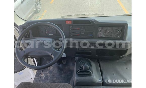 Acheter Import Voiture Toyota Coaster Blanc à Import - Dubai, Maseru Acheter Import Voiture Toyota Coaster Blanc à Import - Dubai, Maseru