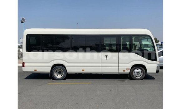 Acheter Import Voiture Toyota Coaster Blanc à Import - Dubai, Maseru Acheter Import Voiture Toyota Coaster Blanc à Import - Dubai, Maseru
