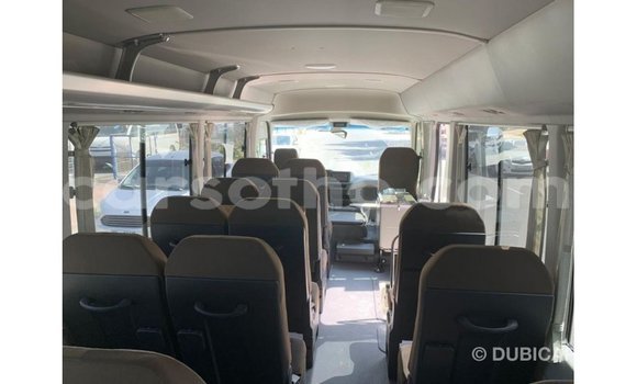 Acheter Import Voiture Toyota Coaster Blanc à Import - Dubai, Maseru Acheter Import Voiture Toyota Coaster Blanc à Import - Dubai, Maseru