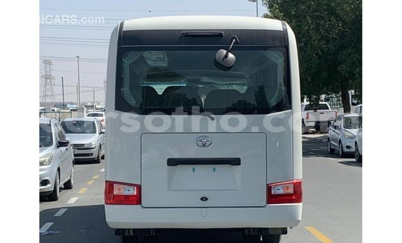 Acheter Import Voiture Toyota Coaster Blanc à Import - Dubai, Maseru Acheter Import Voiture Toyota Coaster Blanc à Import - Dubai, Maseru