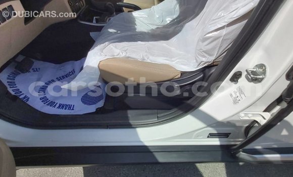 Sayi Imported Mitsubishi Outlander White Mota in Import - Dubai a Maseru Sayi Imported Mitsubishi Outlander White Mota in Import - Dubai a Maseru