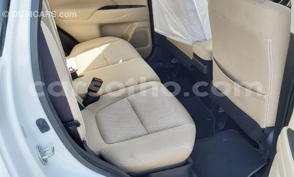Sayi Imported Mitsubishi Outlander White Mota in Import - Dubai a Maseru Sayi Imported Mitsubishi Outlander White Mota in Import - Dubai a Maseru