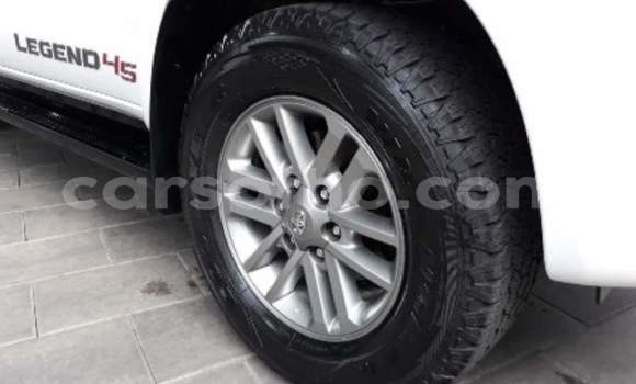 Sayi Na hannu Toyota Hilux White Mota in Maseru a Maseru Sayi Na hannu Toyota Hilux White Mota in Maseru a Maseru