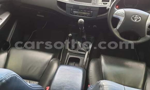 Sayi Na hannu Toyota Hilux White Mota in Maseru a Maseru Sayi Na hannu Toyota Hilux White Mota in Maseru a Maseru