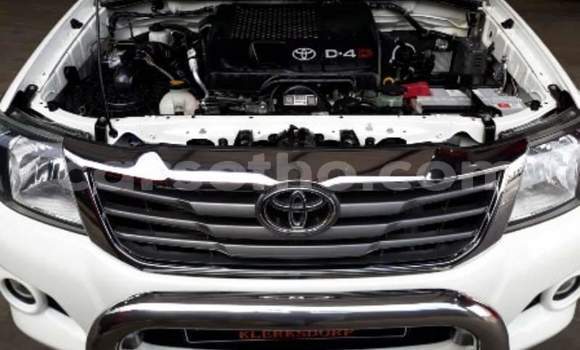 Sayi Na hannu Toyota Hilux White Mota in Maseru a Maseru Sayi Na hannu Toyota Hilux White Mota in Maseru a Maseru