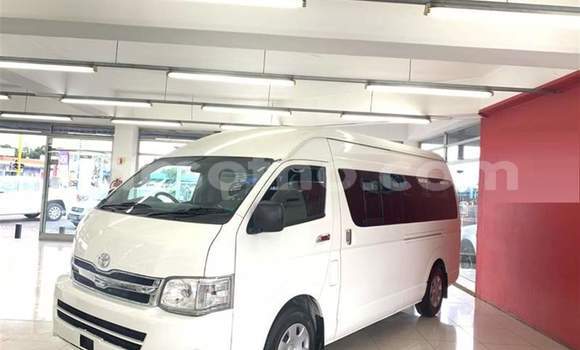 اشتري مستعمل Toyota 4Runner White سيارة في Maseru في Maseru اشتري مستعمل Toyota 4Runner White سيارة في Maseru في Maseru